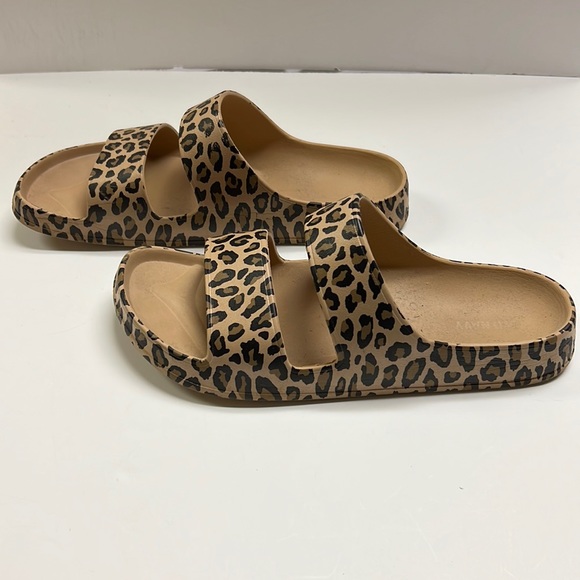 Old Navy Shoes - Old Navy Slide on Sandals Leopard Print Size 9